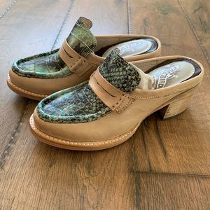 Freebird by Steven Collins mule in turquoise